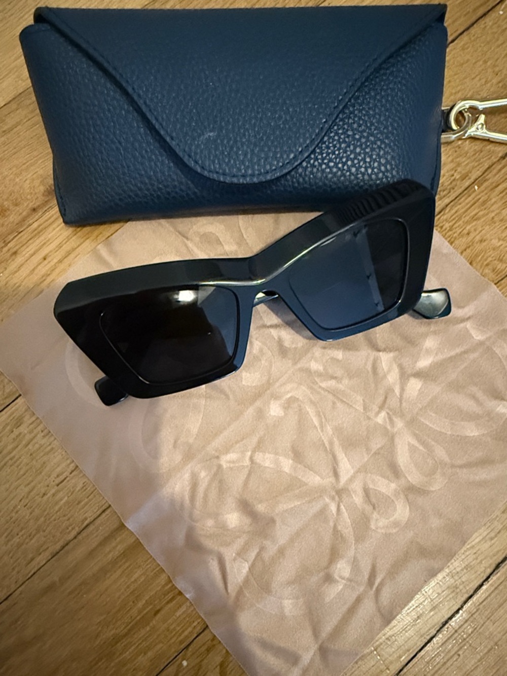 Loewe anagram cat eye sunglasses - Picture 3 of 4